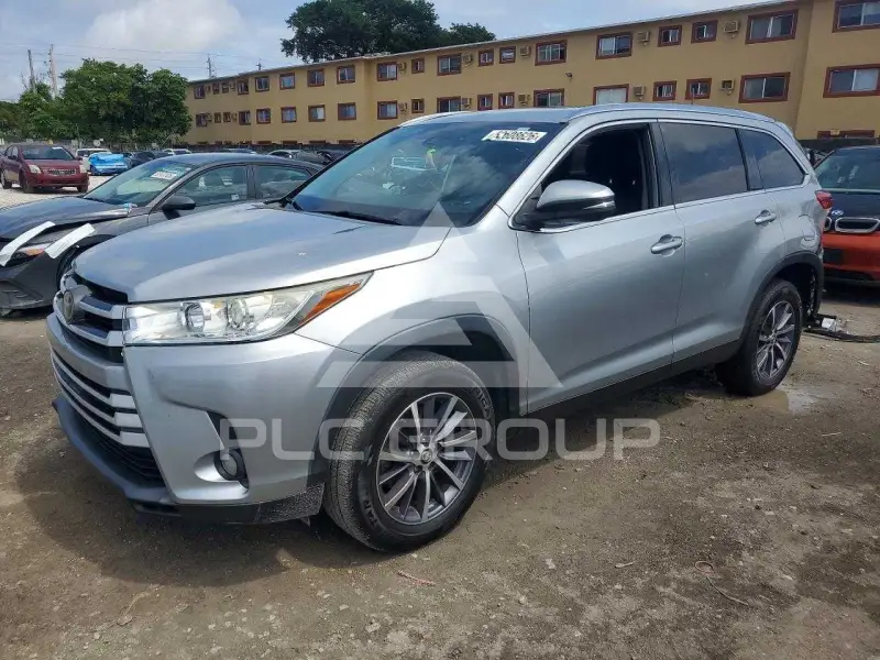 2019 Toyota Highlander фото