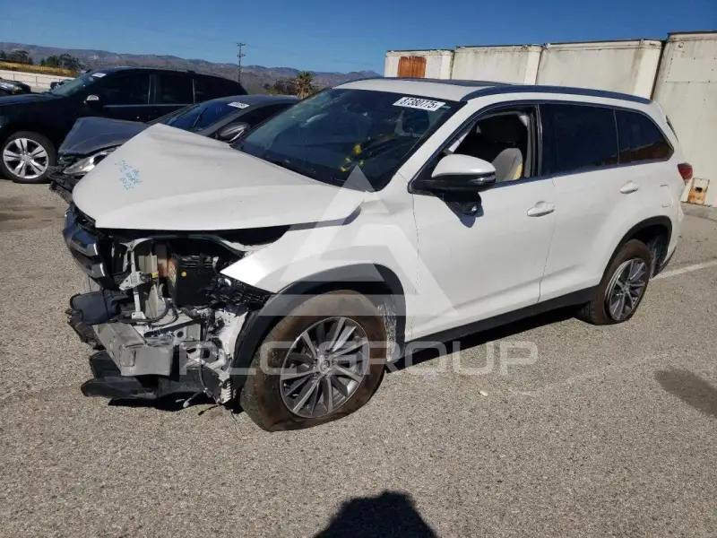 2019 Toyota Highlander фото