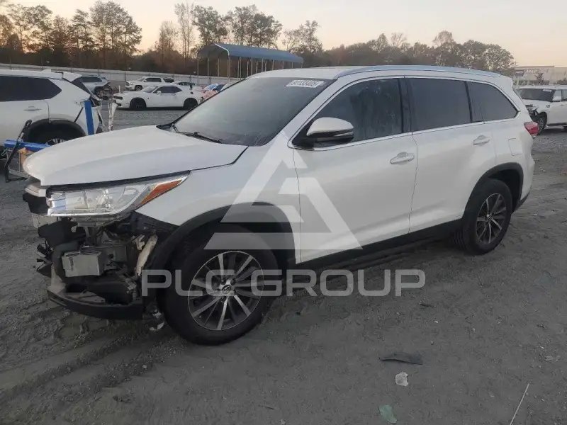 2019 Toyota Highlander фото