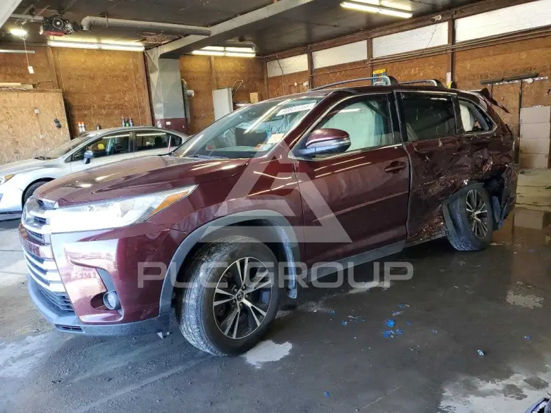 2019 Toyota Highlander photo