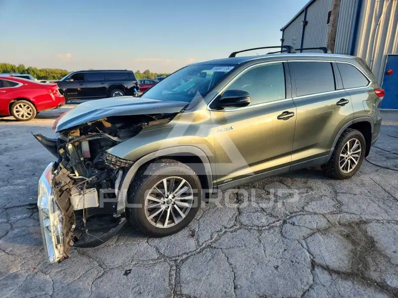 2019 Toyota Highlander photo