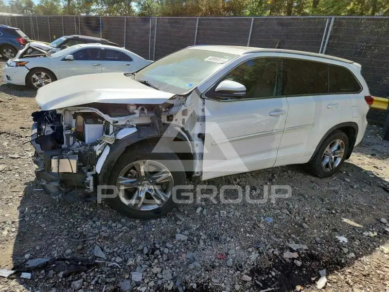 2019 Toyota Highlander photo