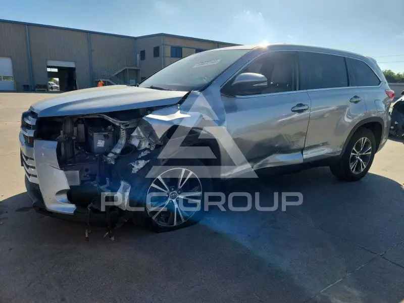 2019 Toyota Highlander photo