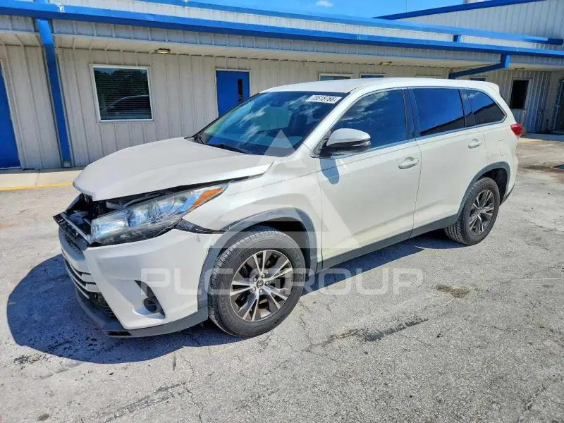 2019 Toyota Highlander photo