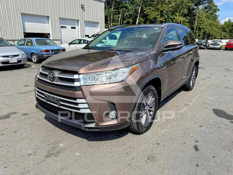 2019 Toyota Highlander photo