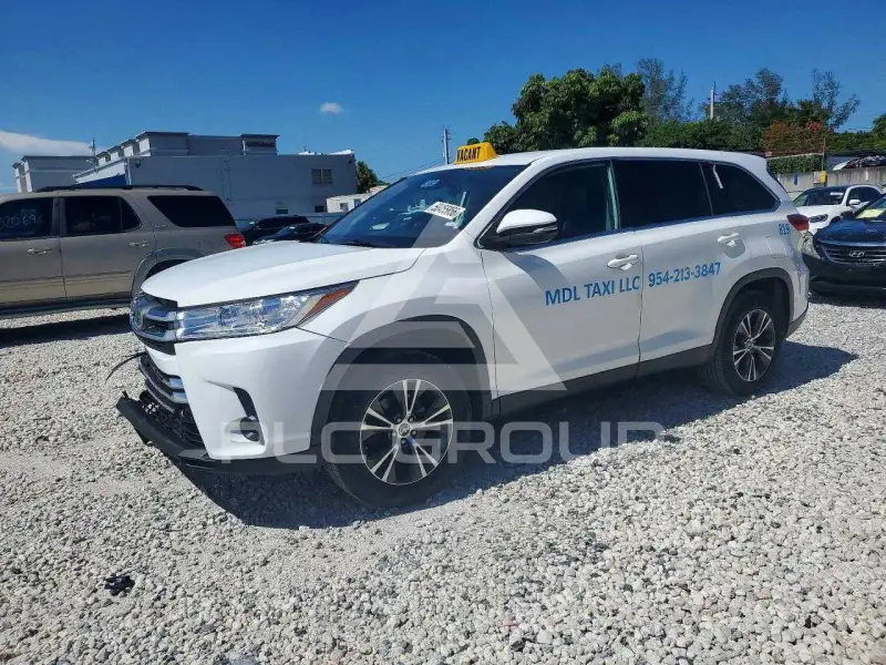 2019 Toyota Highlander фото