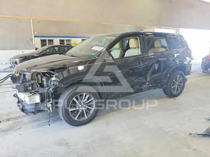 2019 Toyota Highlander photo