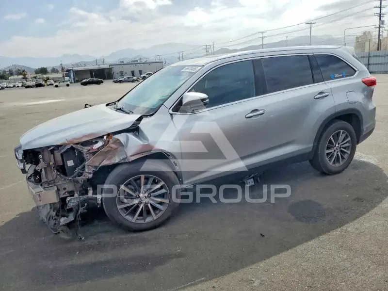 2019 Toyota Highlander фото