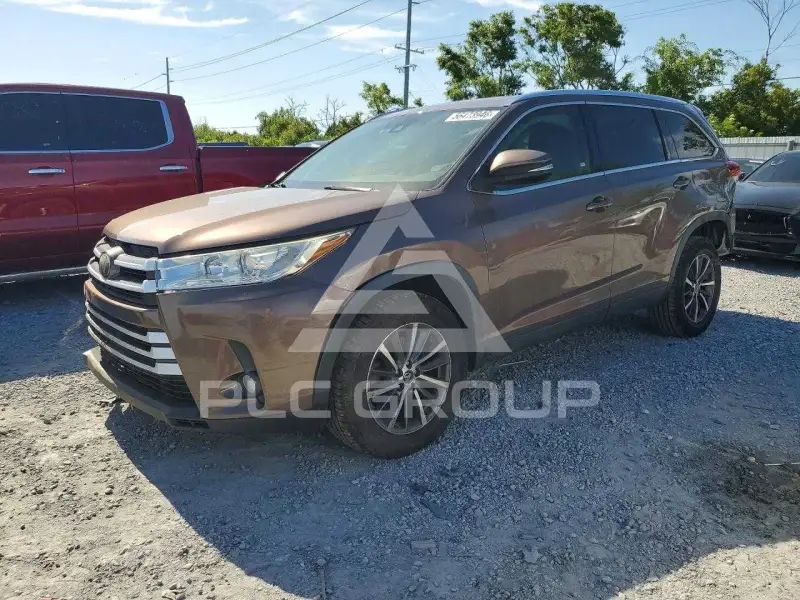 2019 Toyota Highlander photo