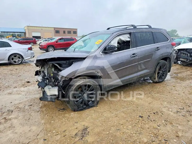 2019 Toyota Highlander photo