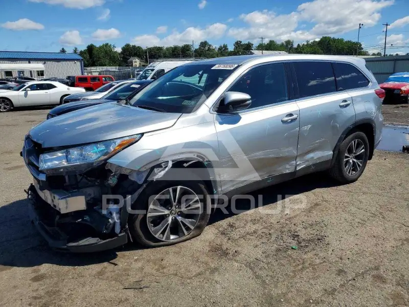 2019 Toyota Highlander photo