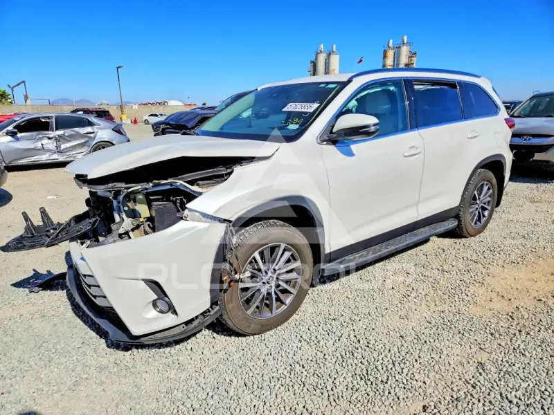 2019 Toyota Highlander фото