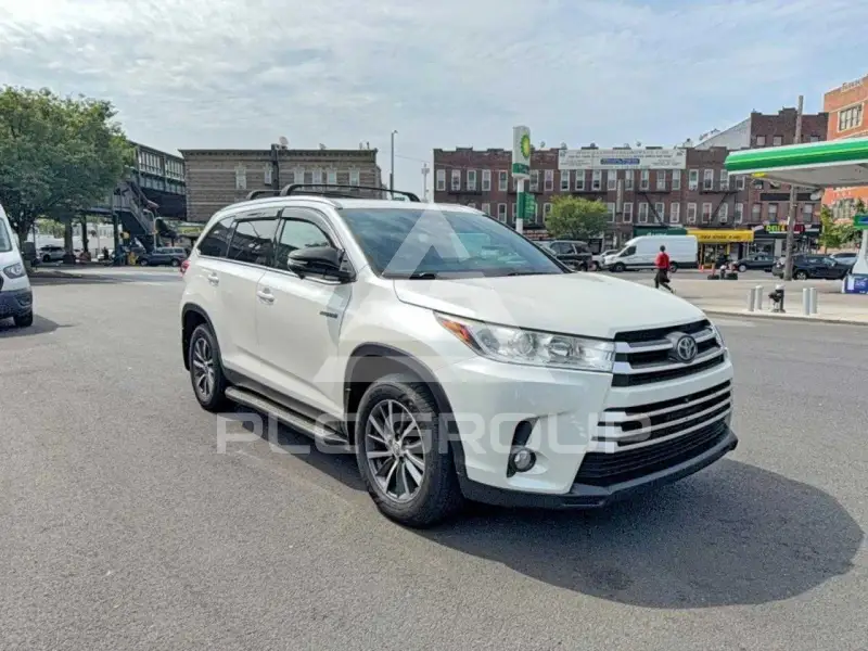 2019 Toyota Highlander photo