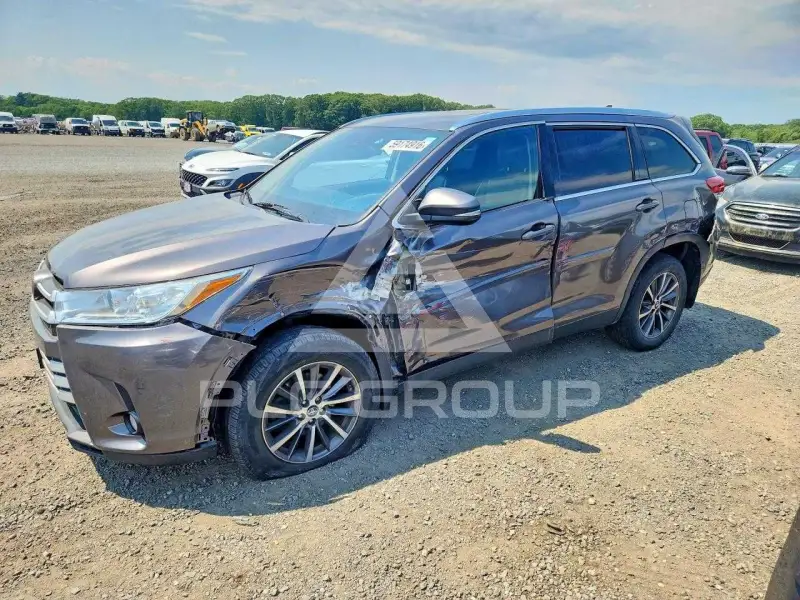 2019 Toyota Highlander фото