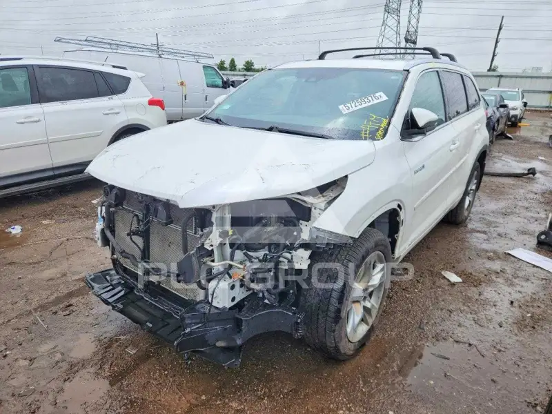 2019 Toyota Highlander photo