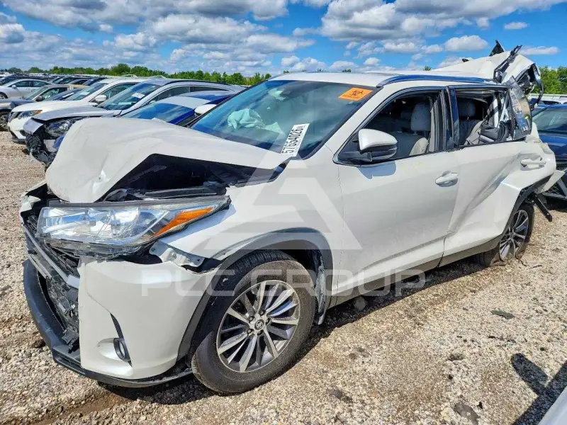 2019 Toyota Highlander фото
