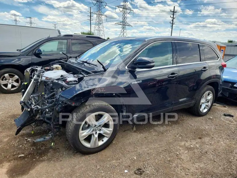 2019 Toyota Highlander photo