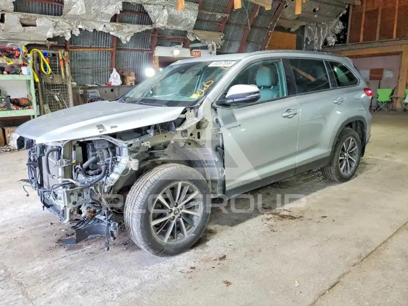2019 Toyota Highlander photo