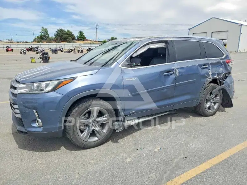 2019 Toyota Highlander photo