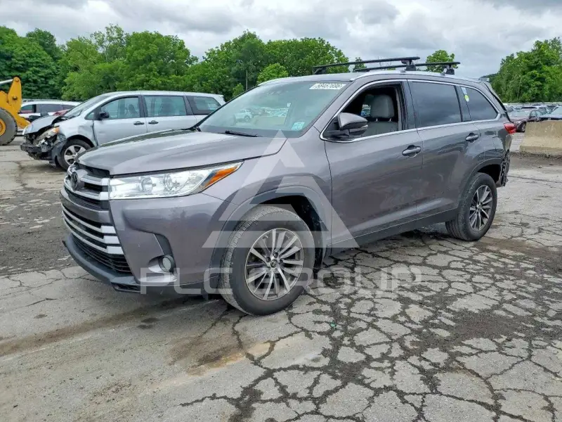 2019 Toyota Highlander фото
