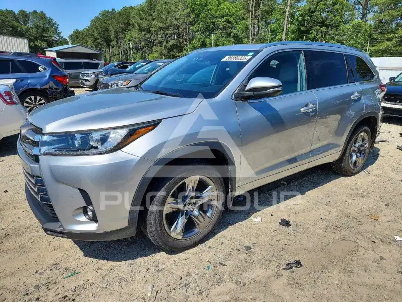 2019 Toyota Highlander photo