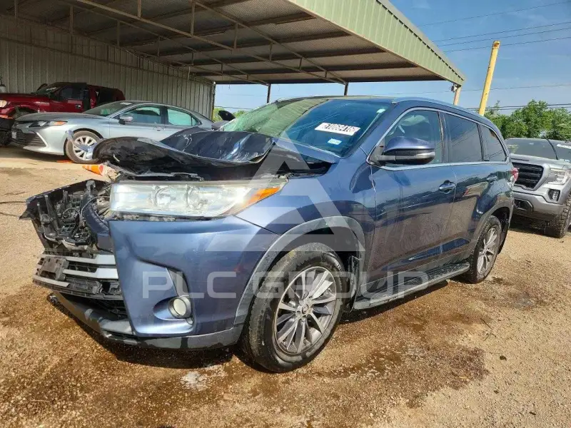 2019 Toyota Highlander photo