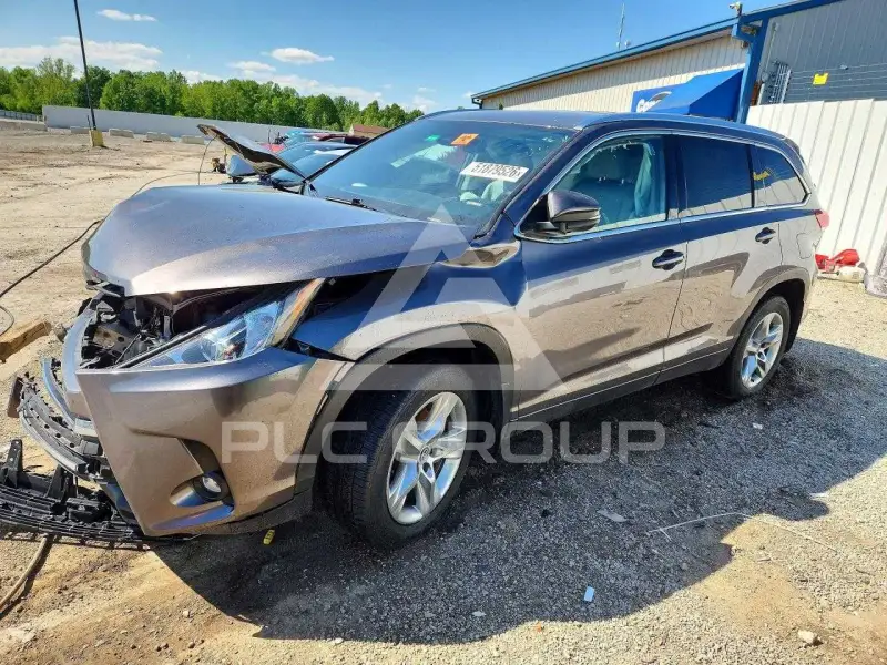 2019 Toyota Highlander фото