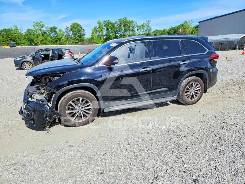2019 Toyota Highlander фото