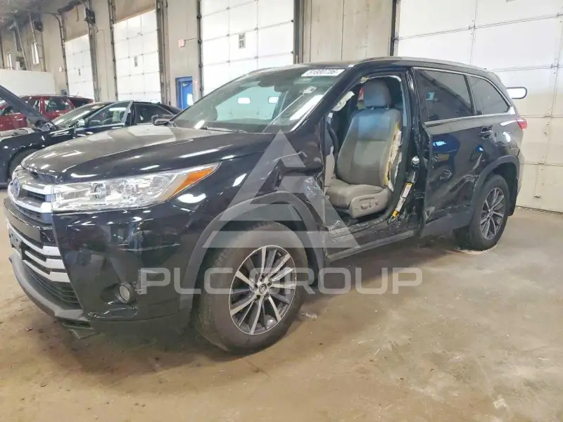 2019 Toyota Highlander photo