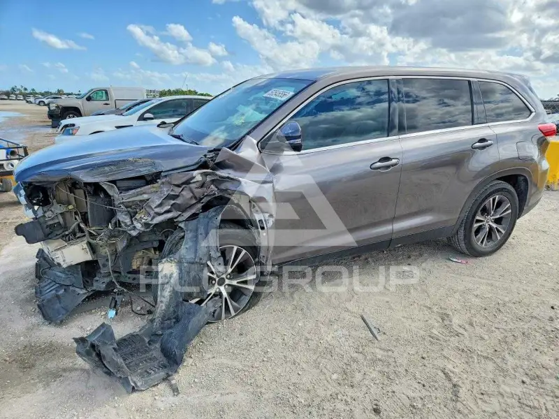 2019 Toyota Highlander фото