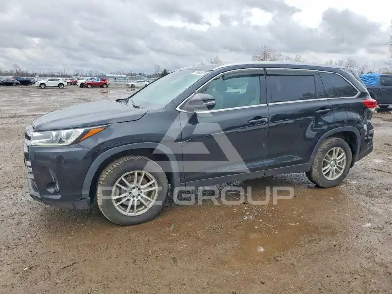 2019 Toyota Highlander photo