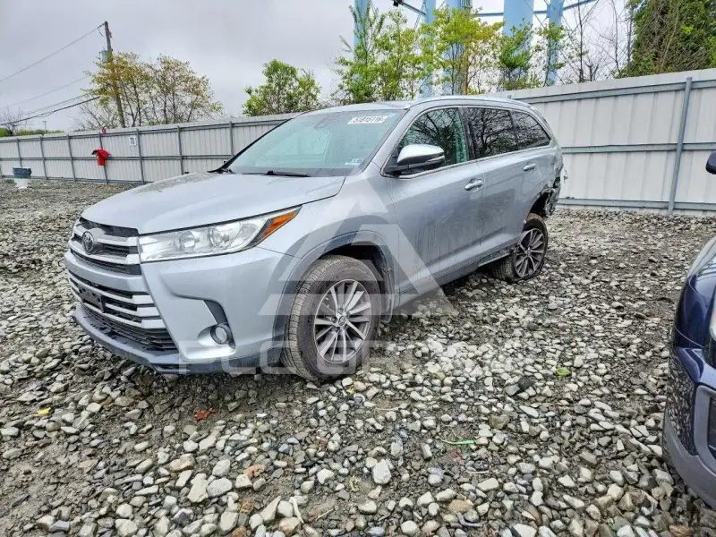 2019 Toyota Highlander фото