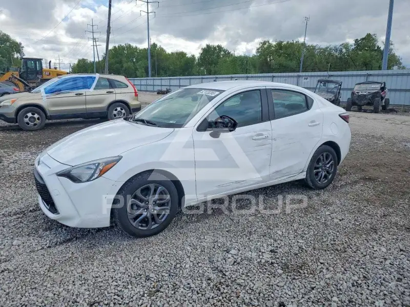 2019 Toyota YARIS photo