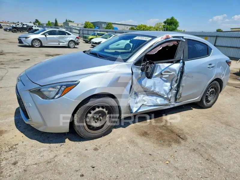 2019 Toyota YARIS фото