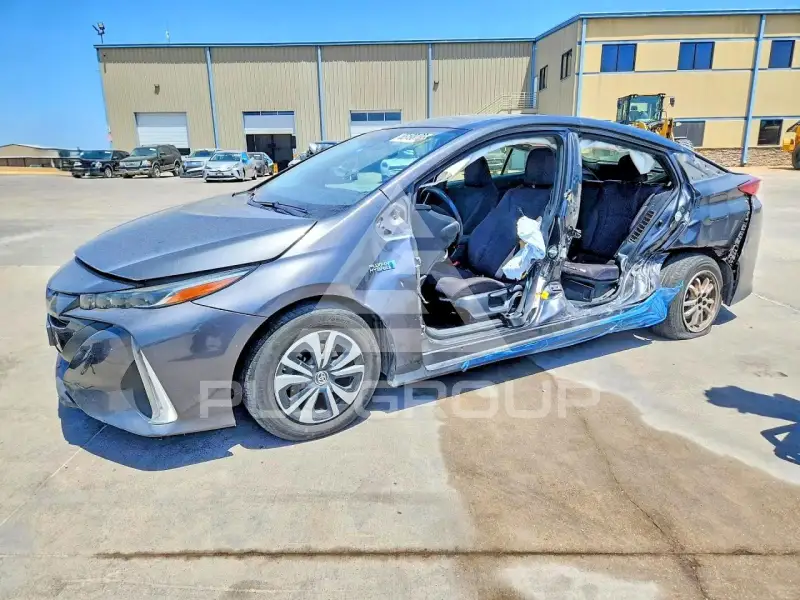 2019 Toyota PRIUS photo