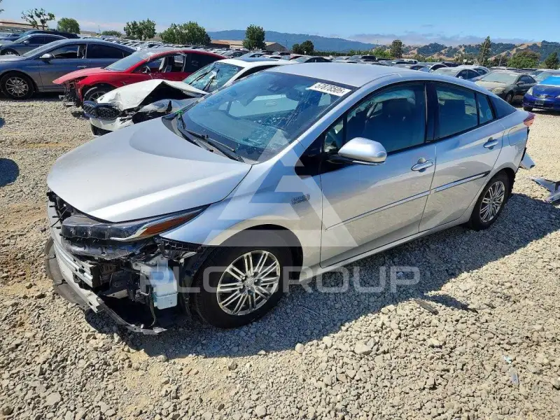 2019 Toyota PRIUS photo