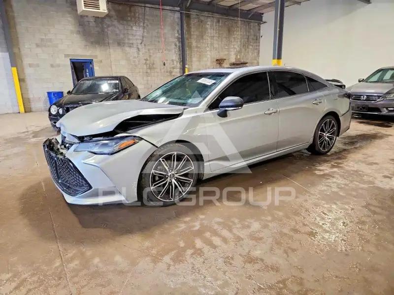 2019 Toyota AVALON photo