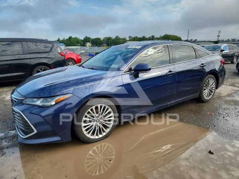 2019 Toyota AVALON photo