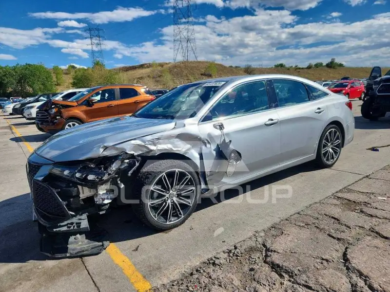 2019 Toyota AVALON фото