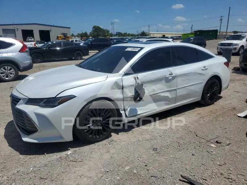 2019 Toyota AVALON photo