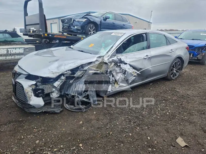 2019 Toyota AVALON фото
