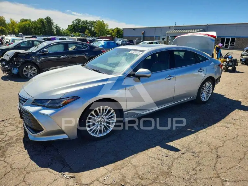 2019 Toyota AVALON фото