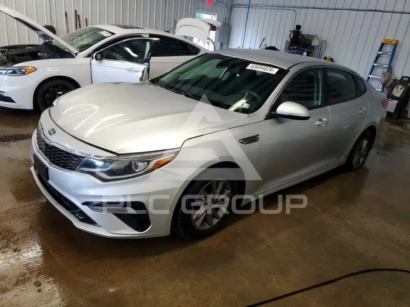 2019 KIA Optima photo