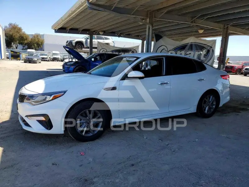 2019 KIA Optima photo