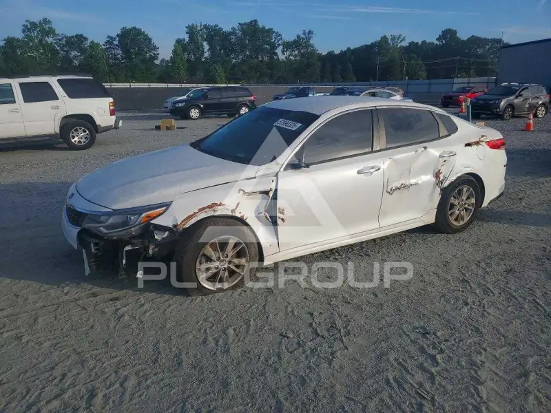 2019 KIA Optima photo