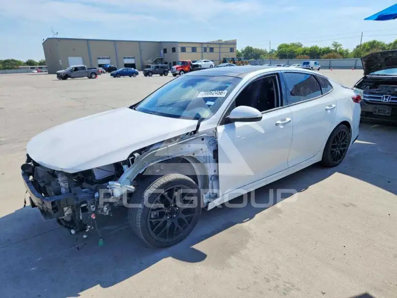 2019 KIA Optima photo