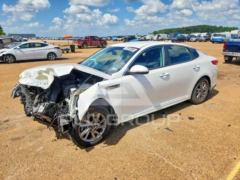 2019 KIA Optima photo
