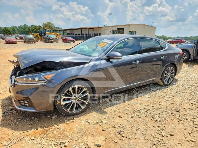 2019 KIA Cadenza photo