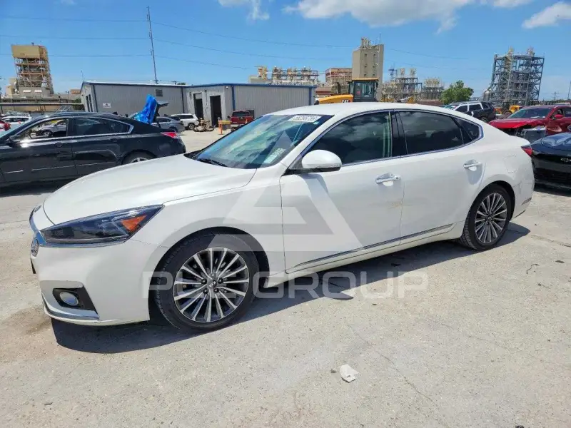 2019 KIA Cadenza photo
