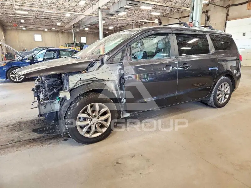2019 KIA Sedona фото